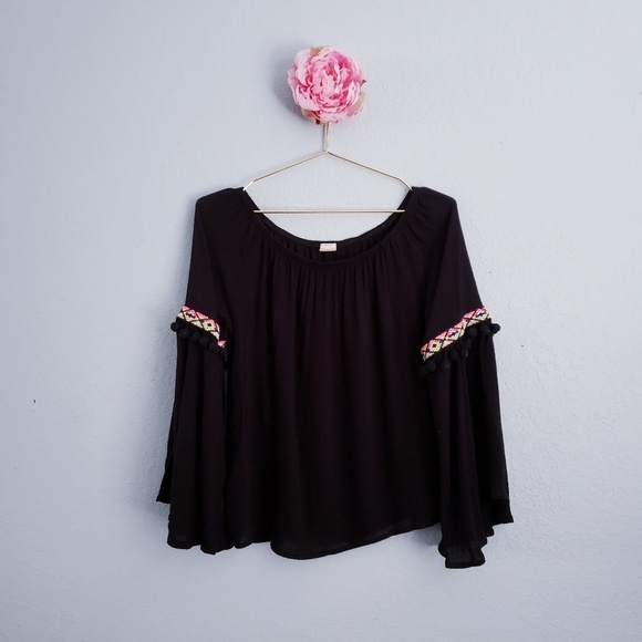 🎉 HOST PICK 🎉 Surf Gypsy Pom Pom Trim Cold Shoulder Top - Picture 2 of 6